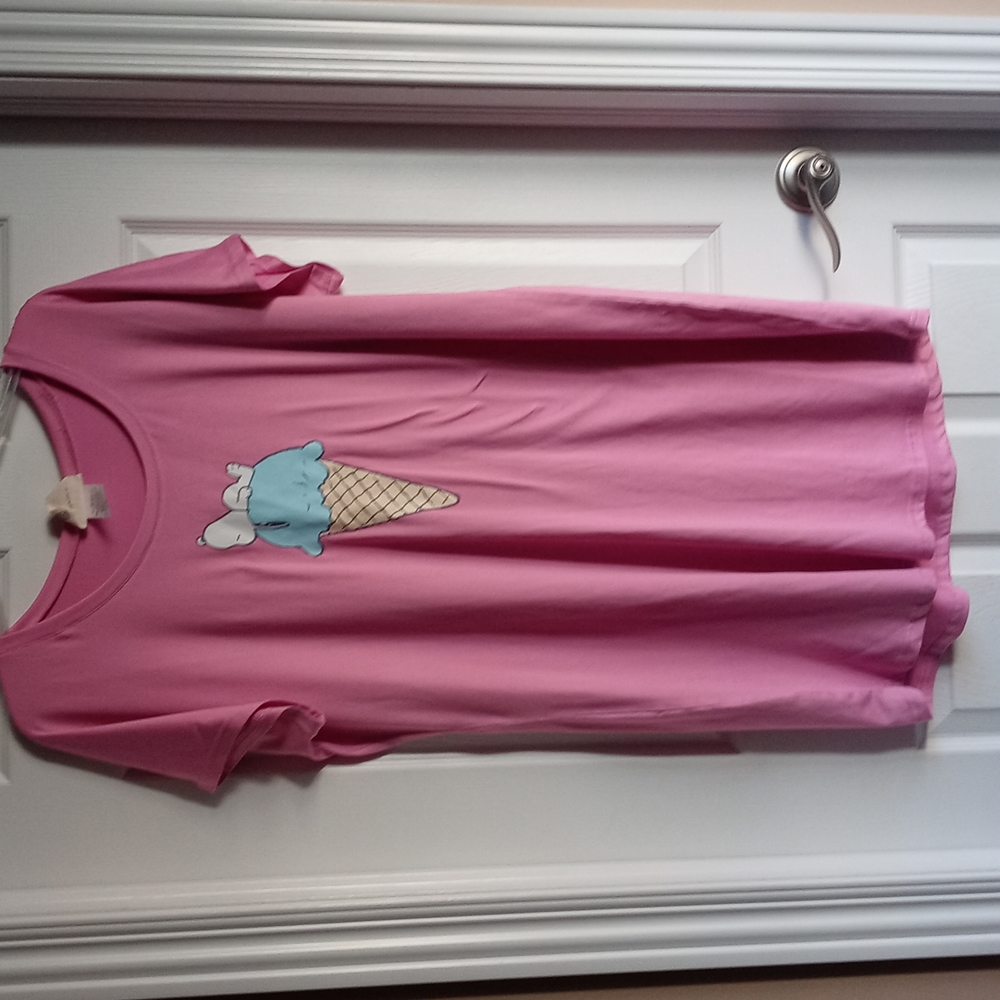 Snoopy night shirt